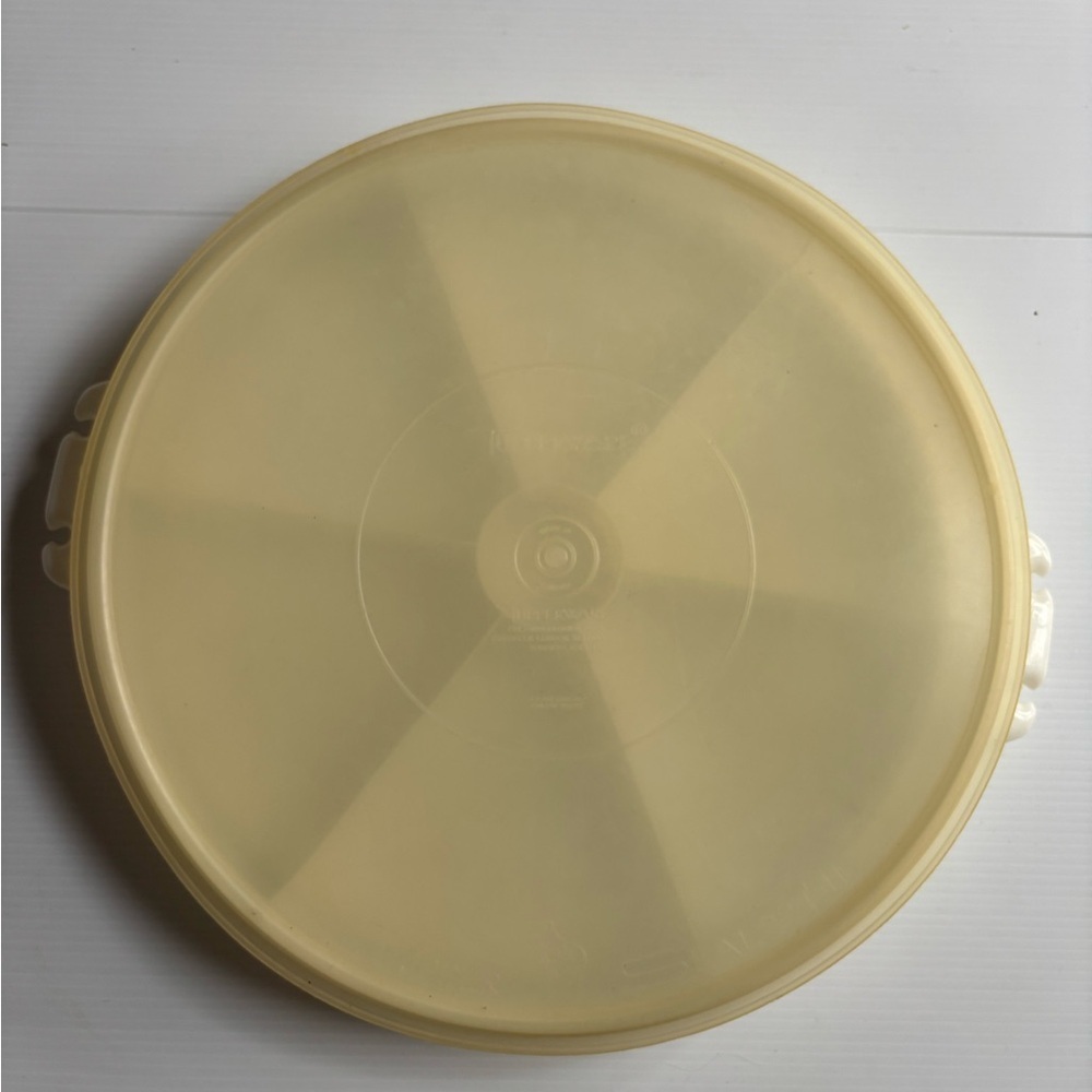 Vintage Tupperware Divided Round Container - Picture 3 of 5